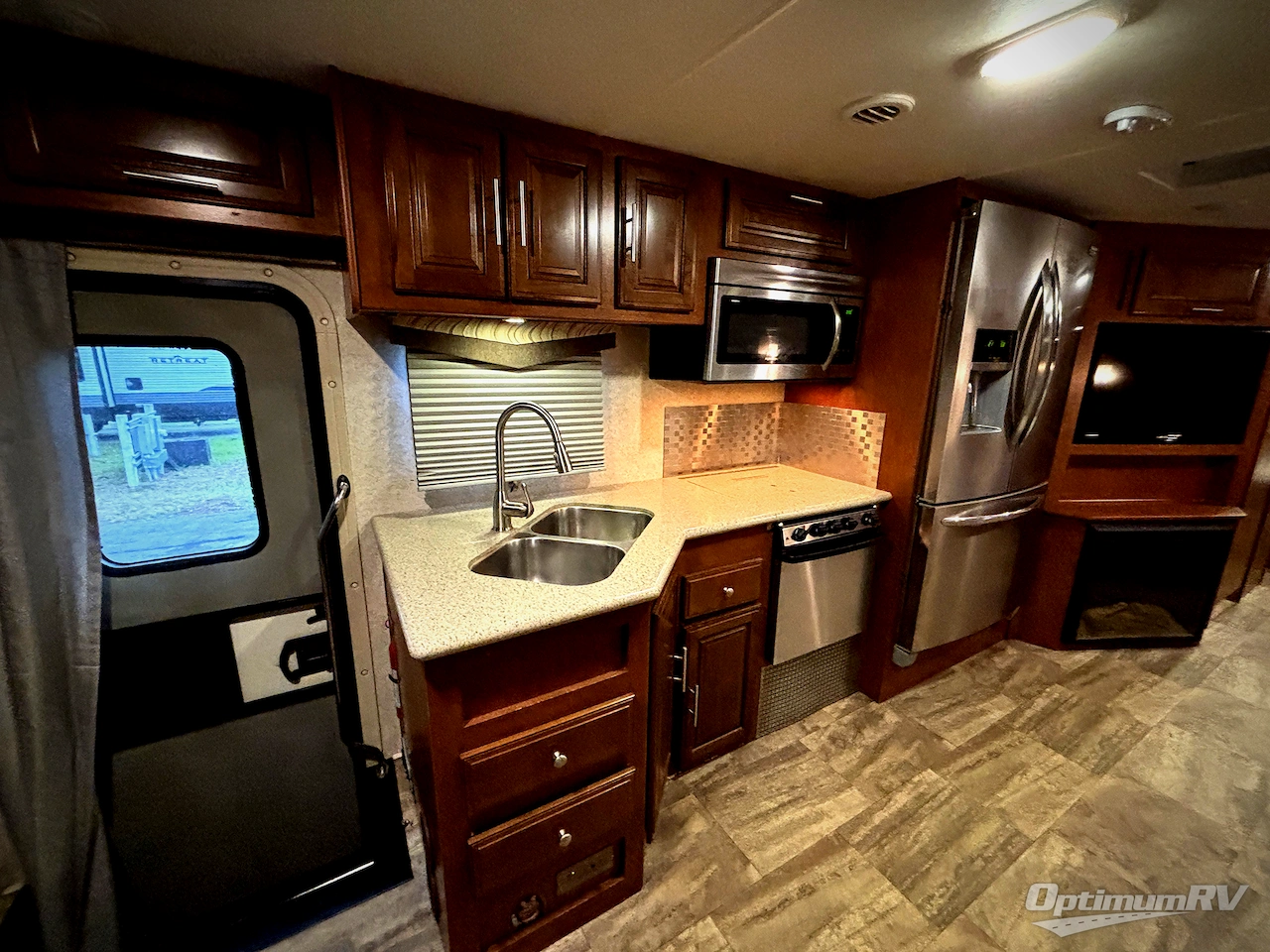 2015 Forest River Georgetown 335DS Photo 10