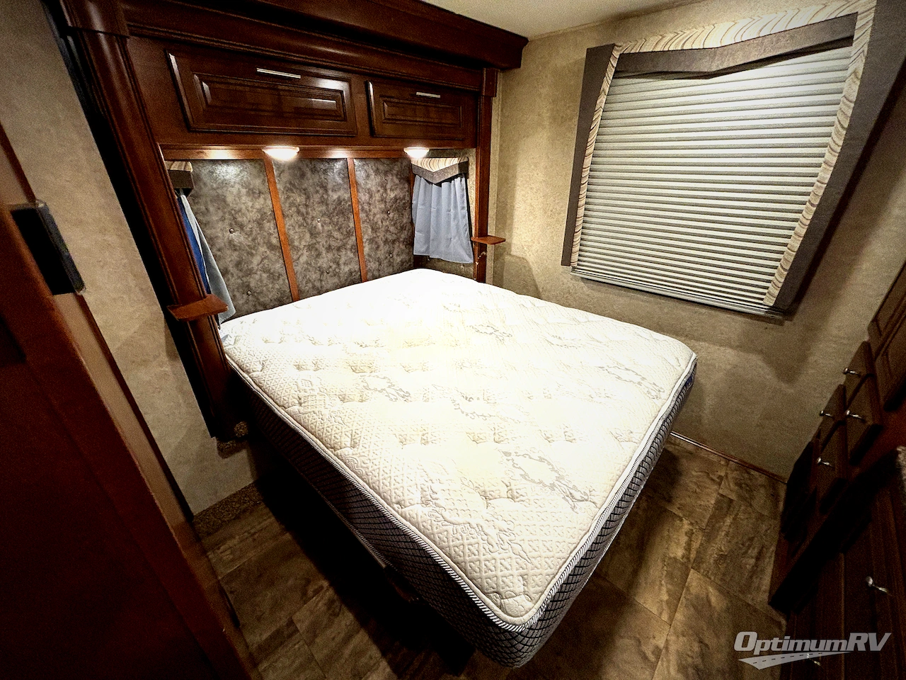 2015 Forest River Georgetown 335DS Photo 17