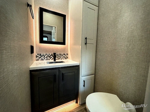 2025 Jayco Pinnacle 38FBRK RV Photo 3