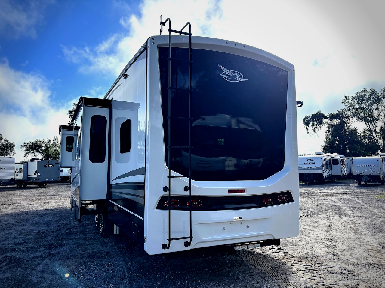 2025 Jayco Pinnacle 38FBRK Photo 3