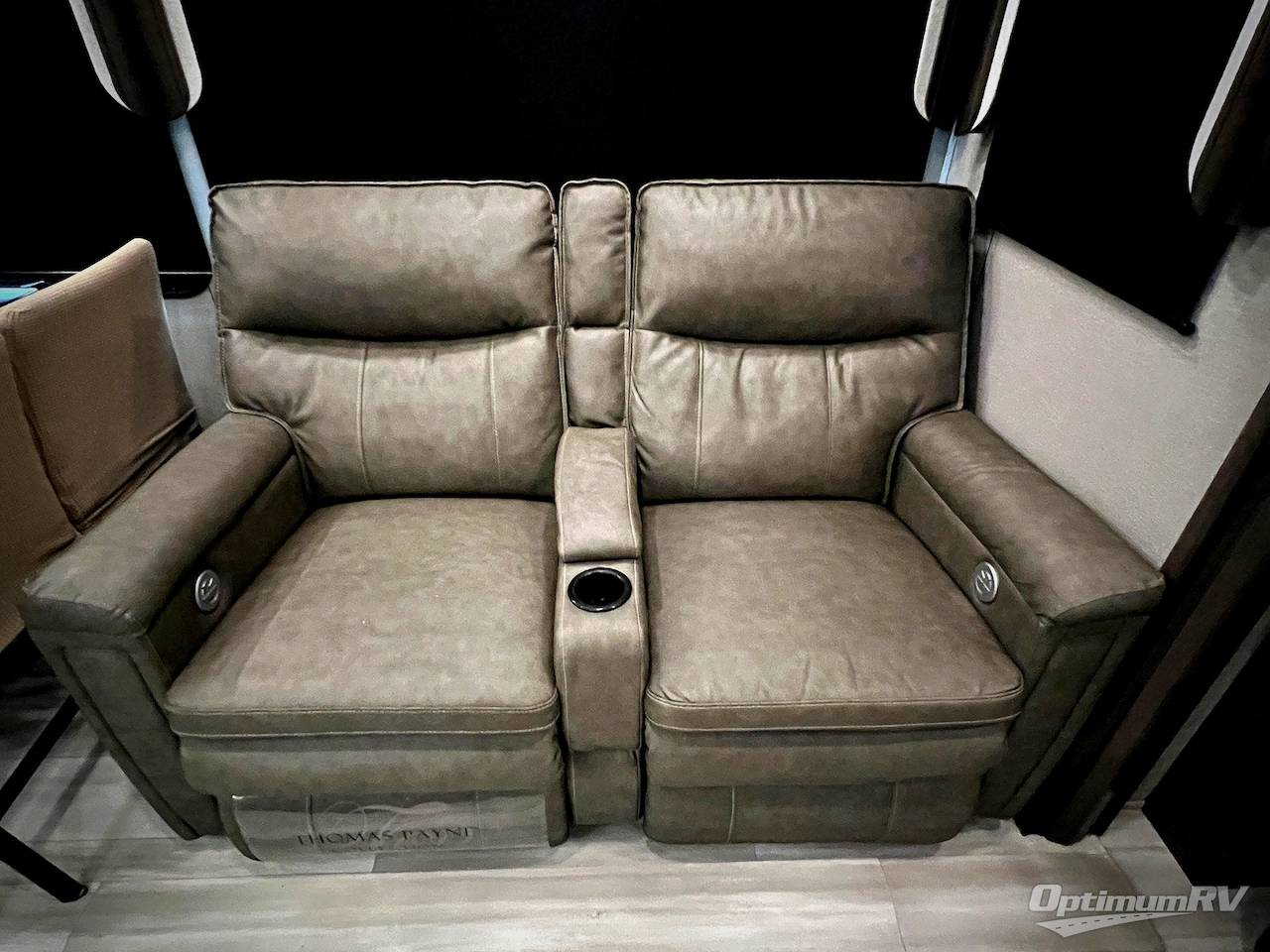 2022 Grand Design Solitude 378MBS Photo 8