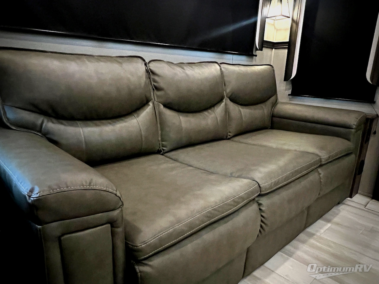 2022 Grand Design Solitude 378MBS Photo 12