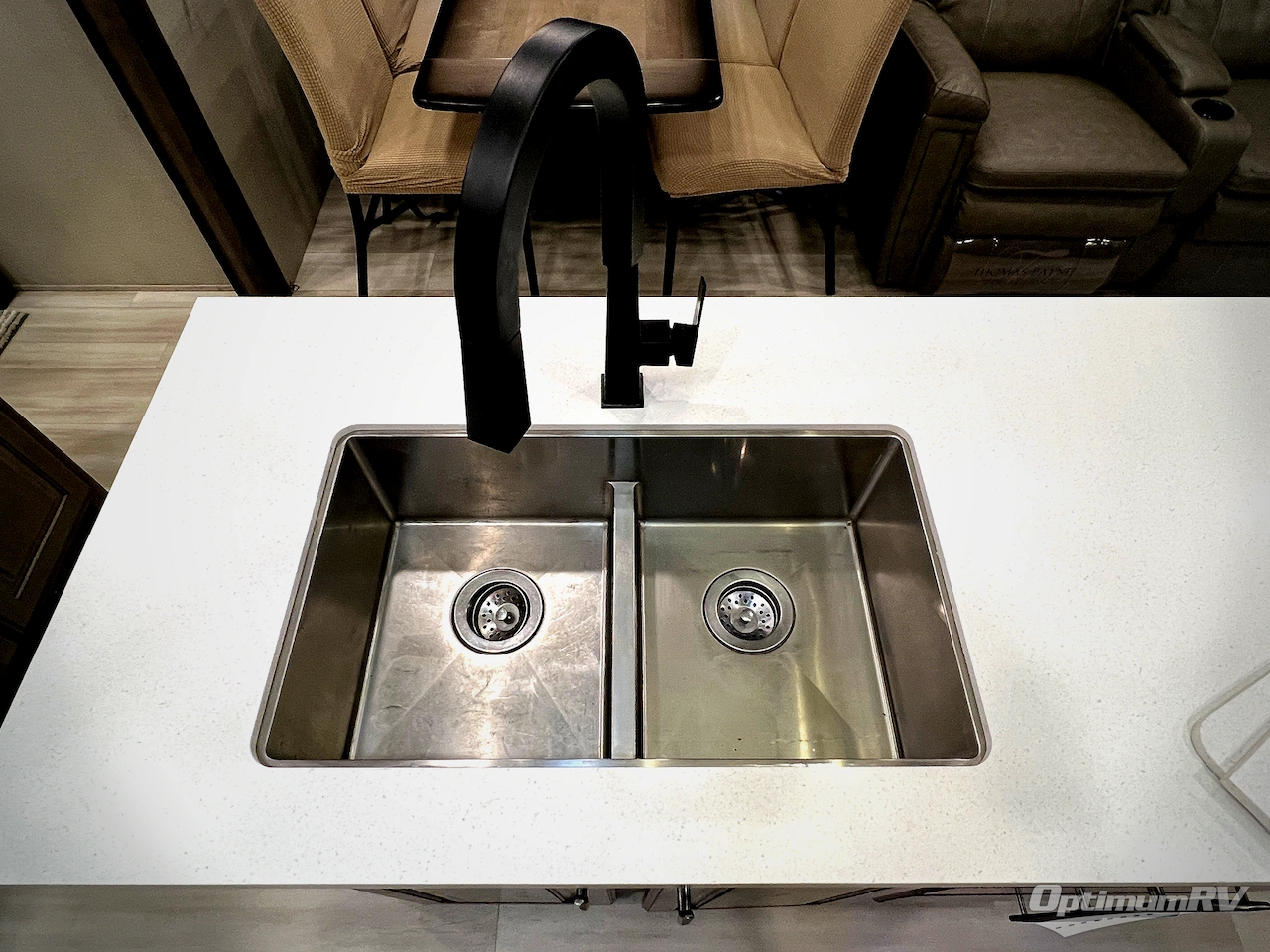 2022 Grand Design Solitude 378MBS Photo 28