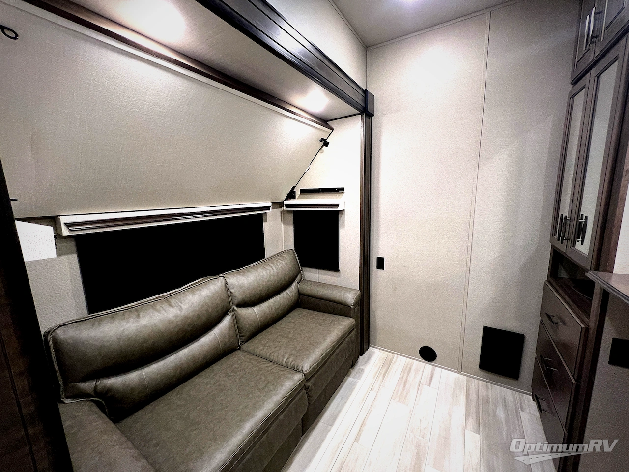 2022 Grand Design Solitude 378MBS Photo 32