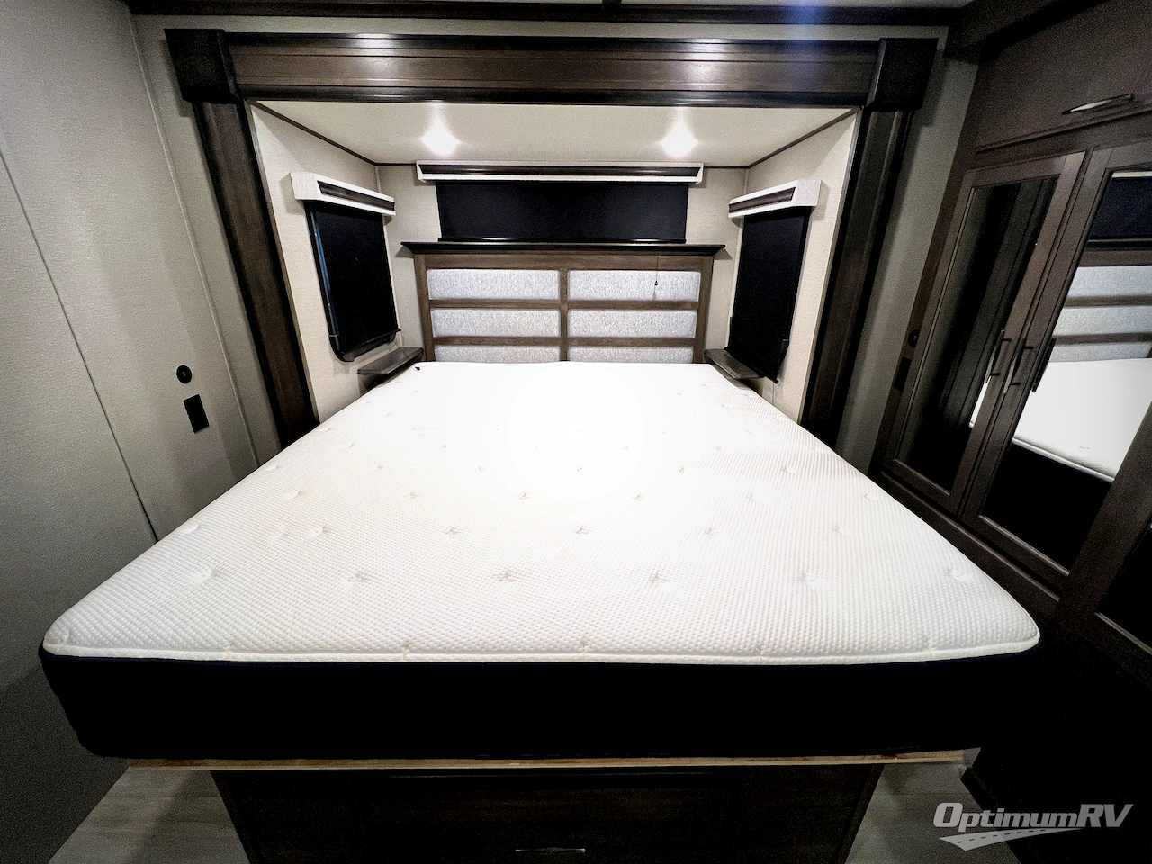 2022 Grand Design Solitude 378MBS Photo 49