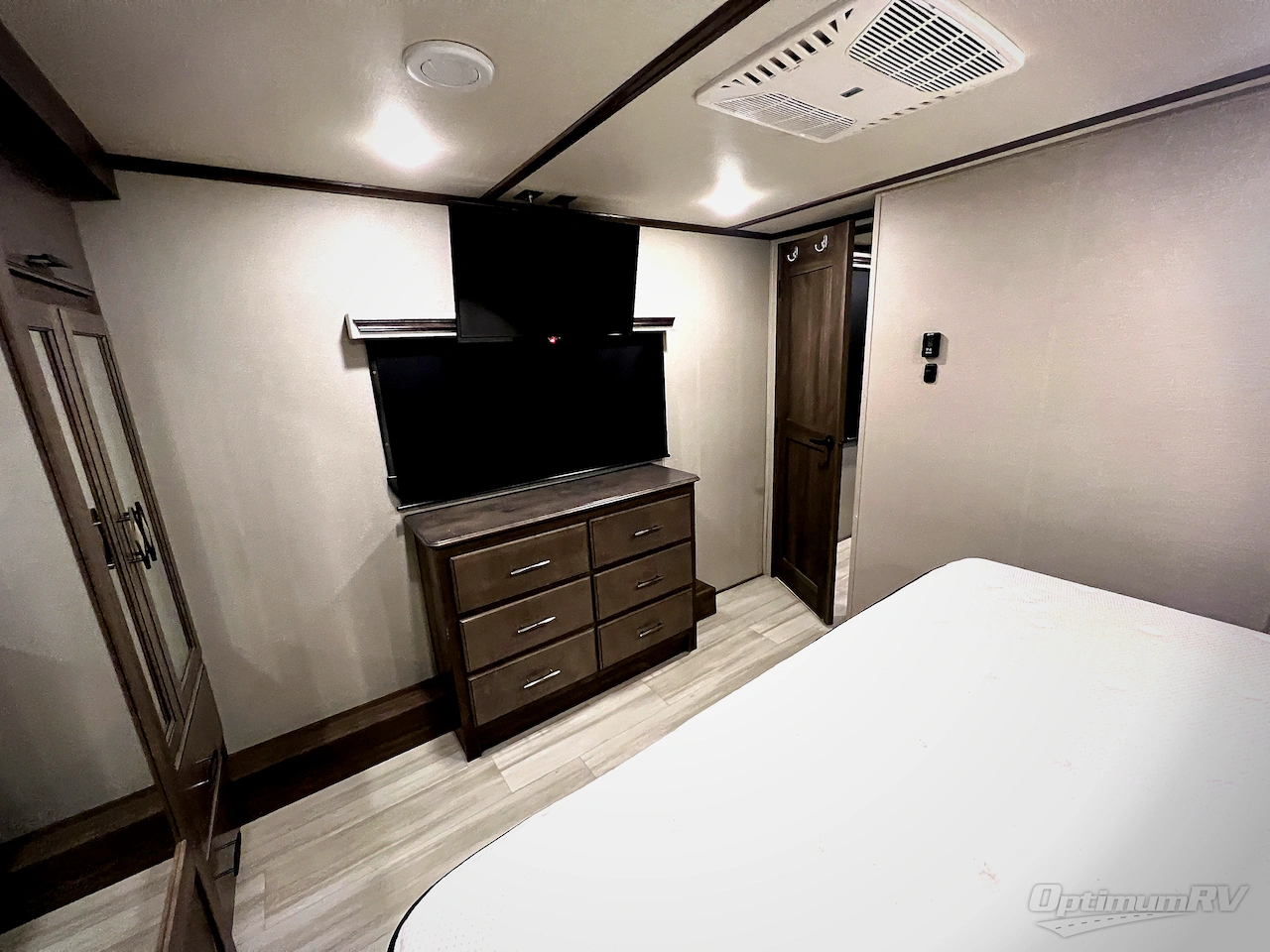 2022 Grand Design Solitude 378MBS Photo 56