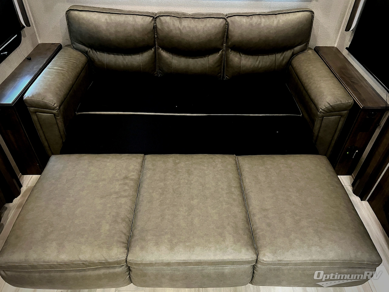 2022 Grand Design Solitude 378MBS Photo 14