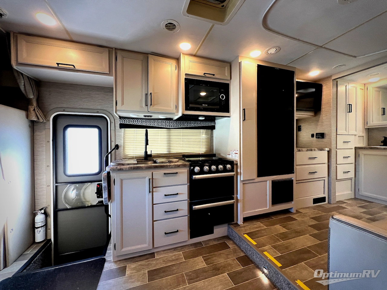 2021 Thor Chateau 25M Photo 10