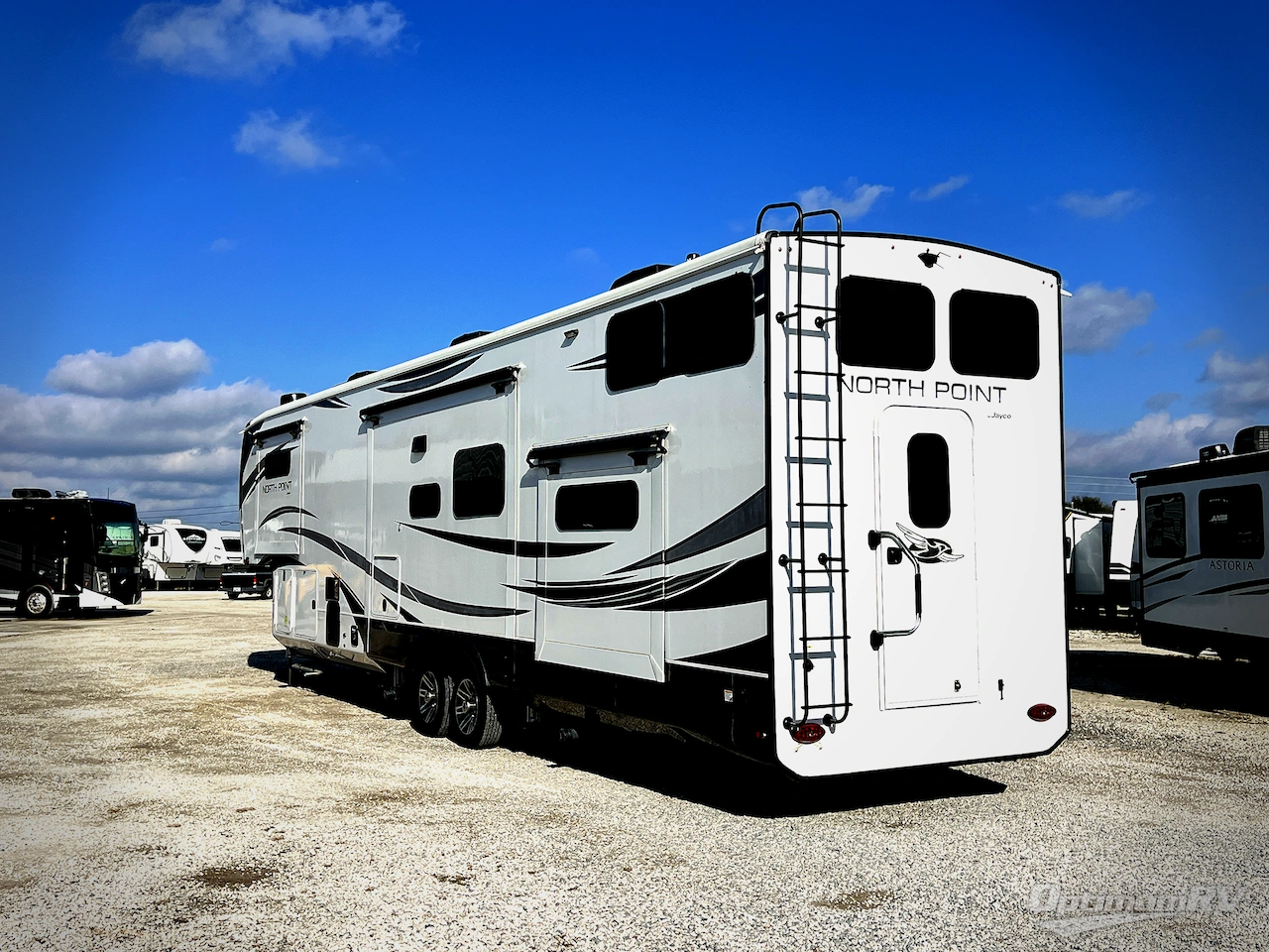 2023 Jayco North Point 390CKDS Photo 3