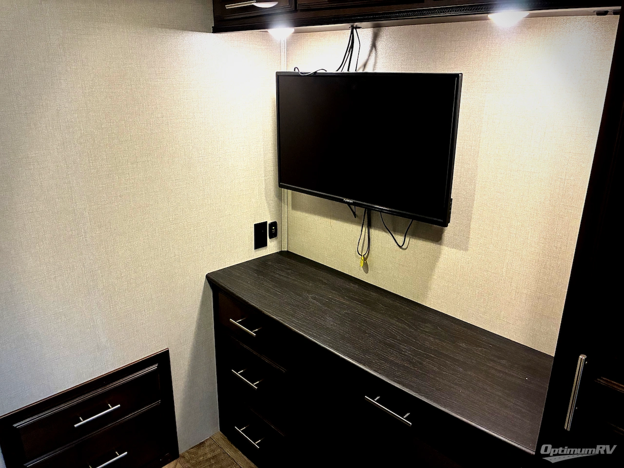 2019 Jayco North Point 377RLBH Photo 12