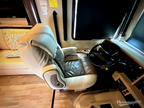 2019 Fleetwood Flair 35R RV Photo 2