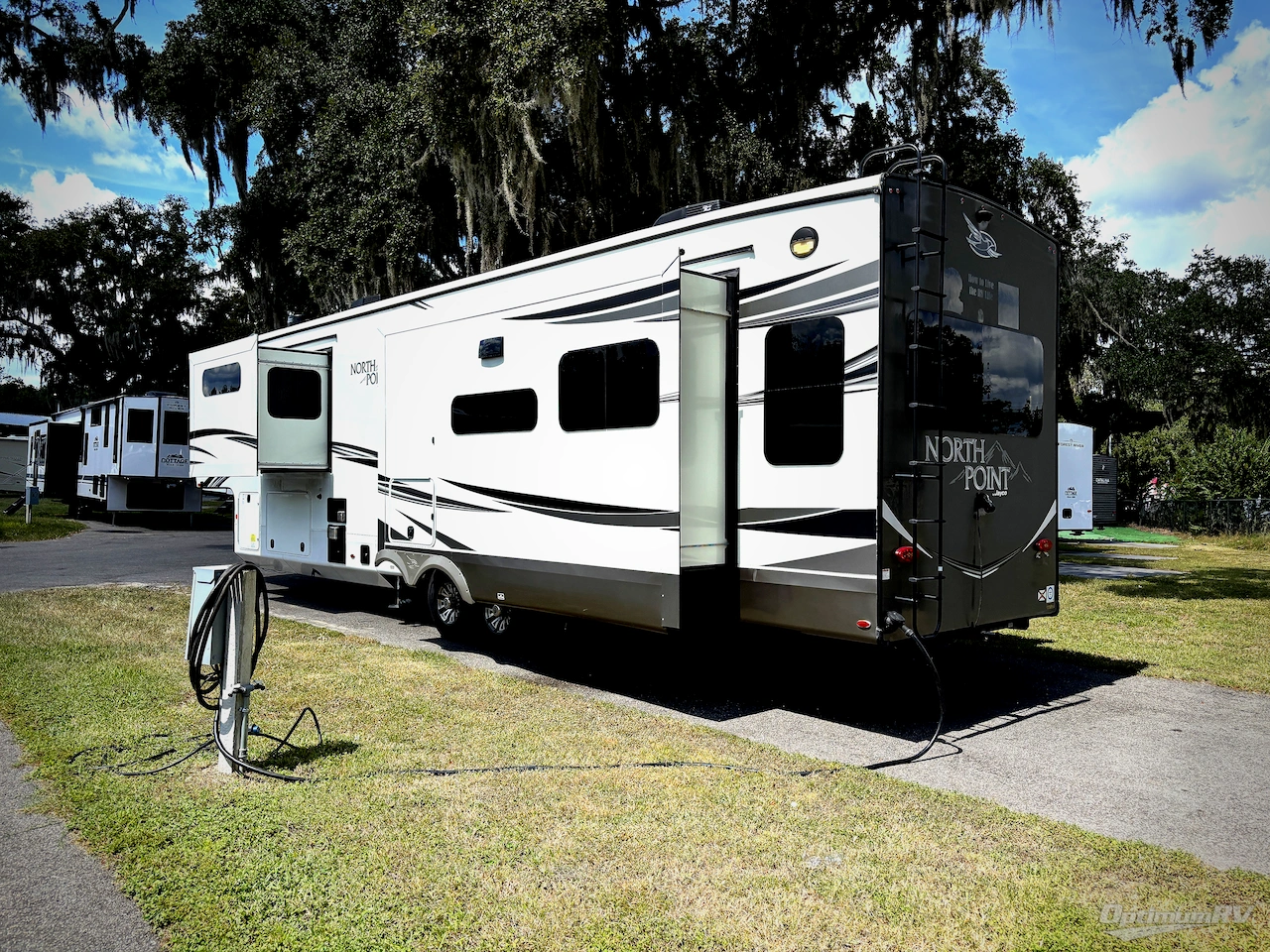 2021 Jayco North Point 387FBTS Photo 3