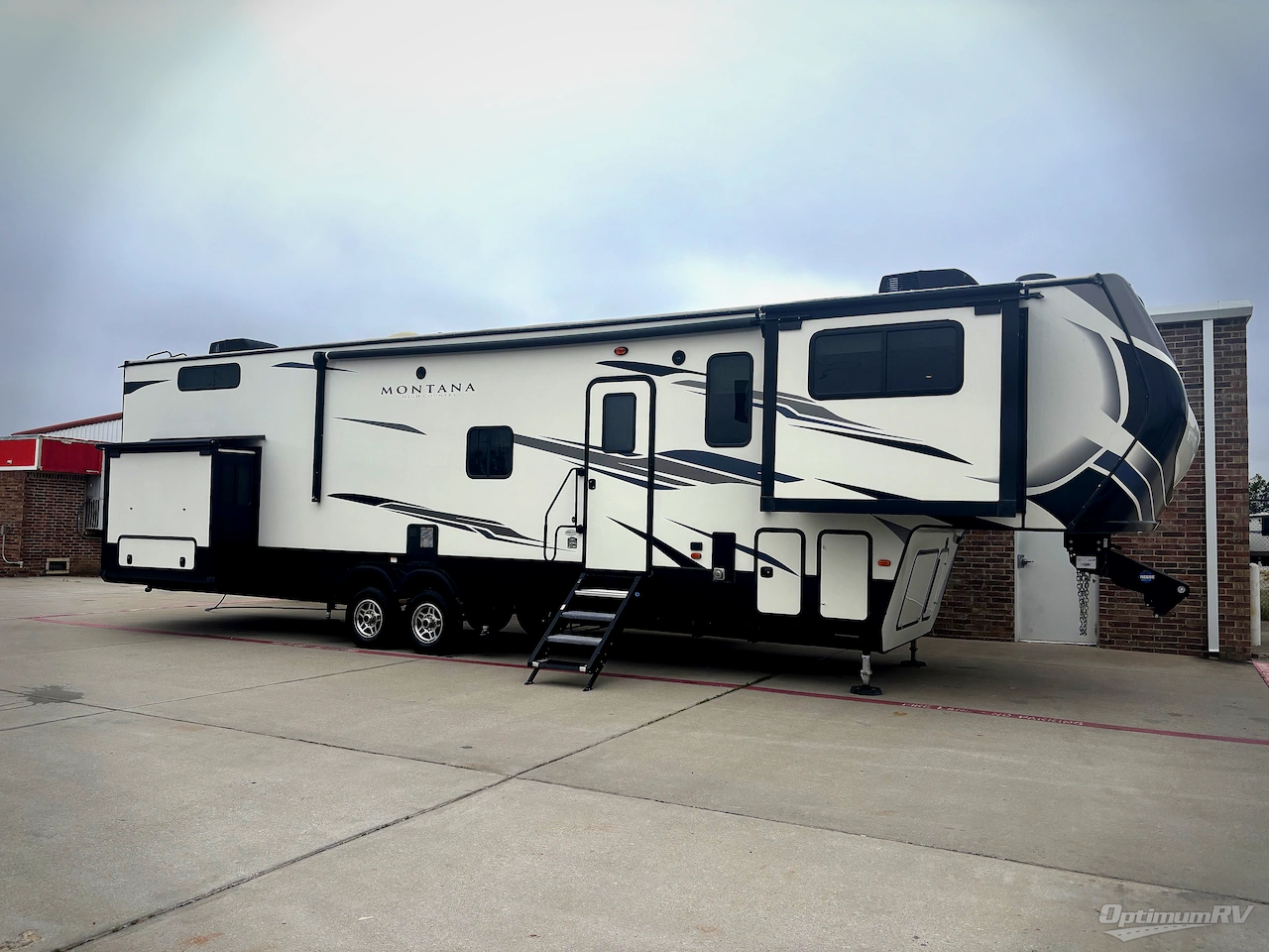 2021 Keystone Montana High Country 377FL Photo 1