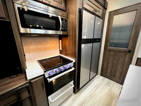 2022 Grand Design Solitude S-Class 3950BH RV Photo 2