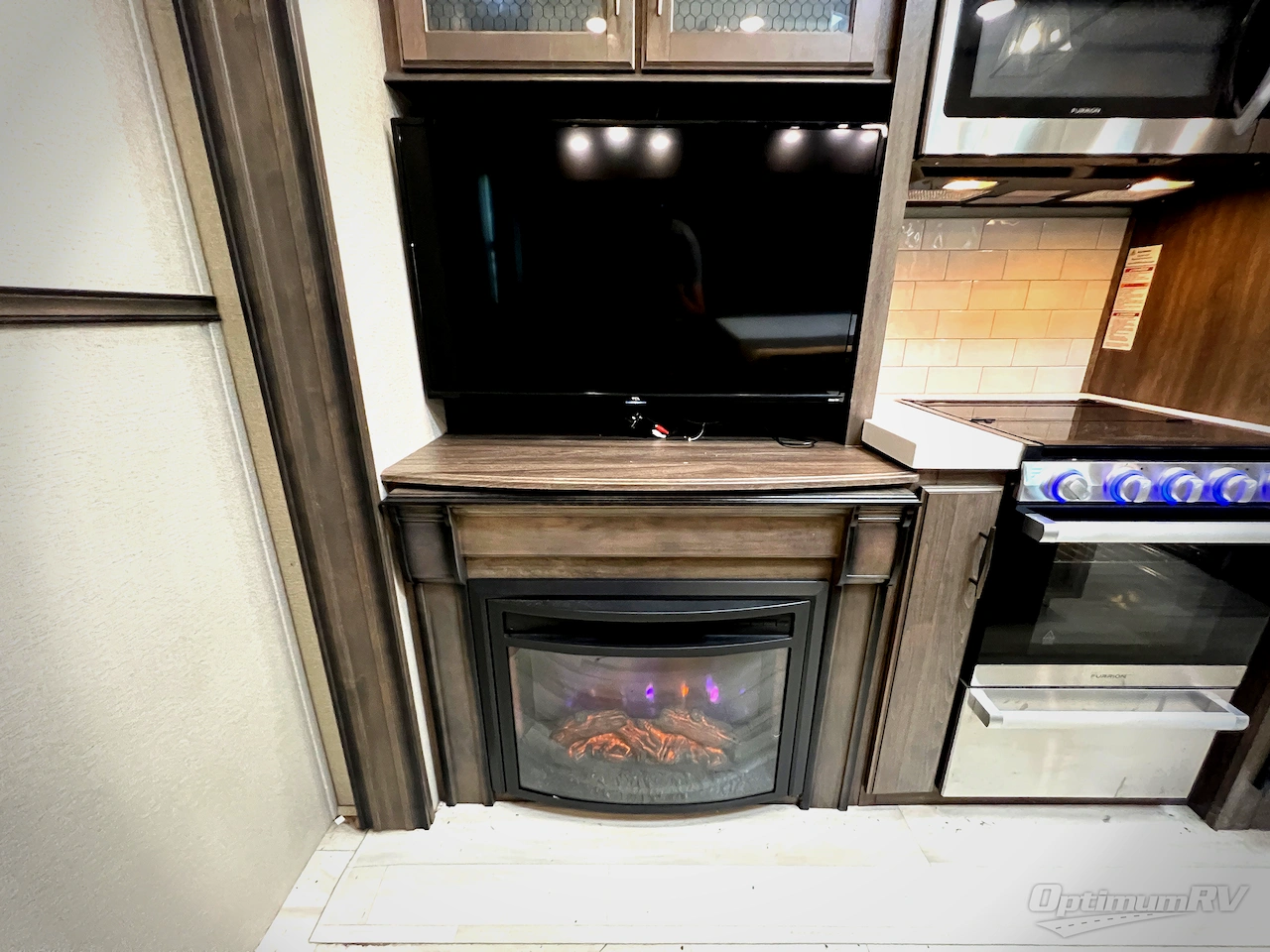 2022 Grand Design Solitude S-Class 3950BH Photo 10