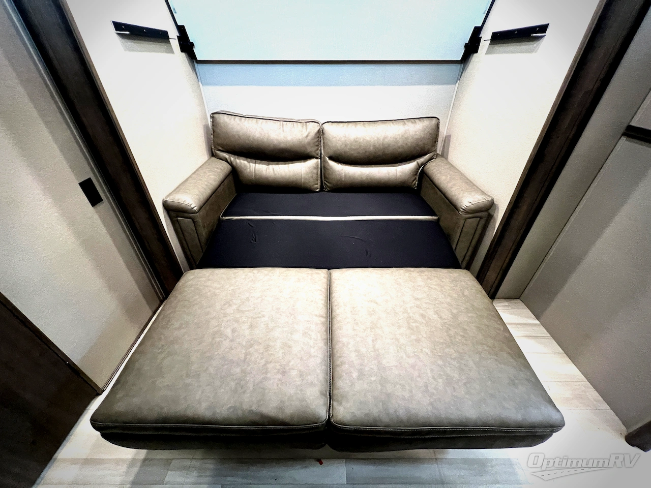 2022 Grand Design Solitude S-Class 3950BH Photo 29