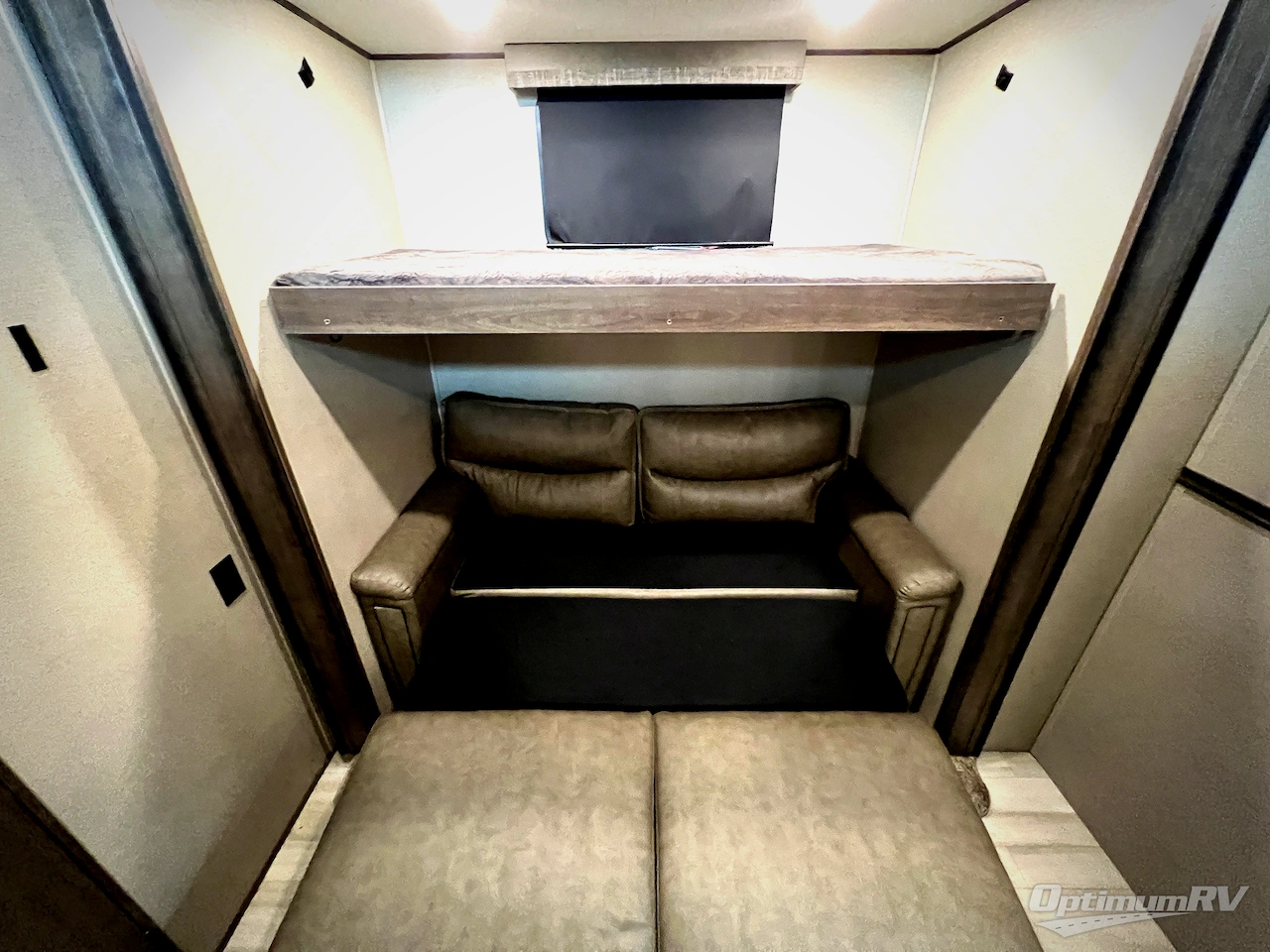 2022 Grand Design Solitude S-Class 3950BH Photo 30