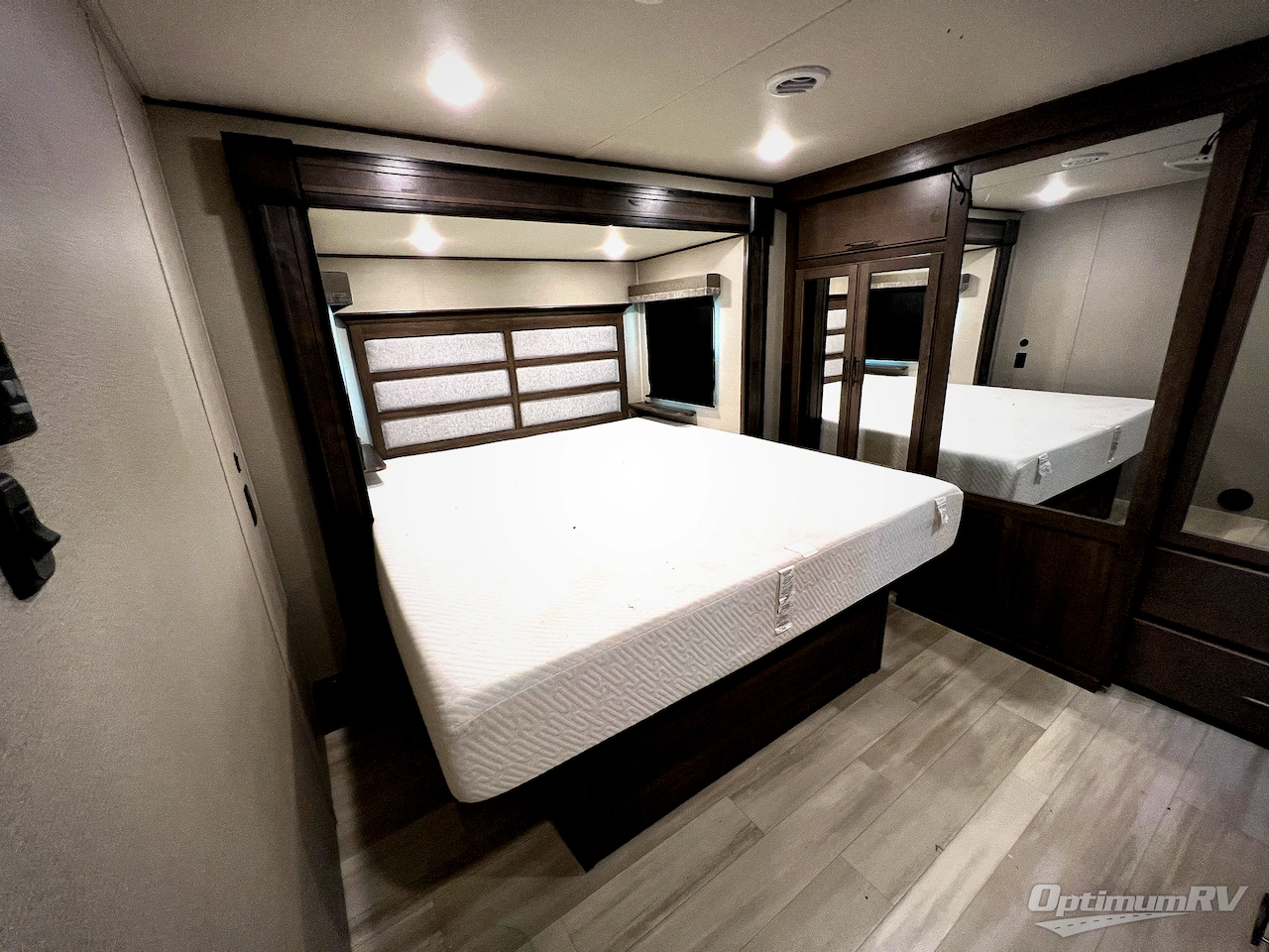 2022 Grand Design Solitude S-Class 3950BH Photo 51