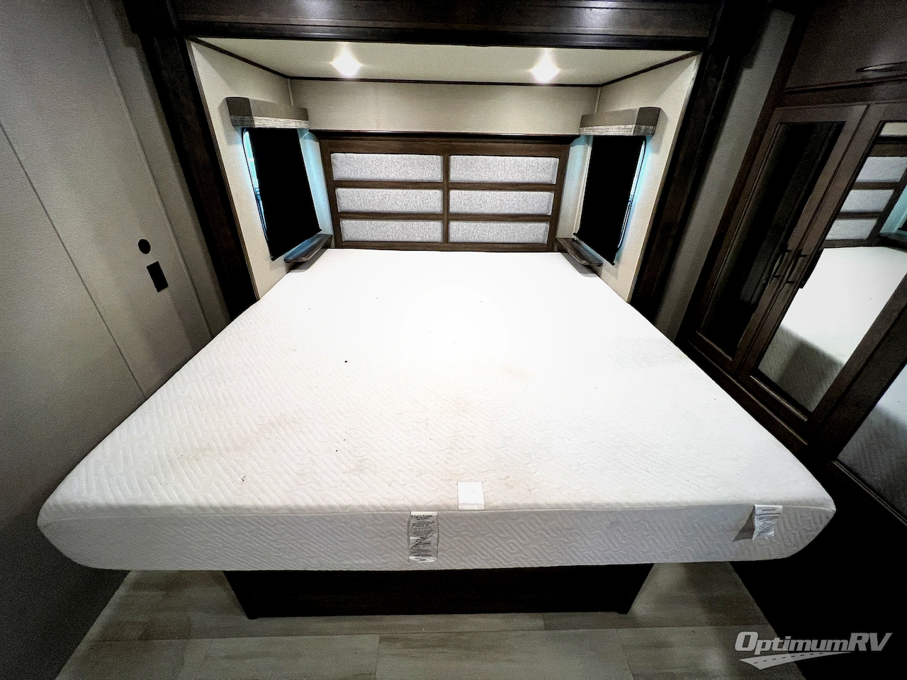 2022 Grand Design Solitude S-Class 3950BH Photo 52