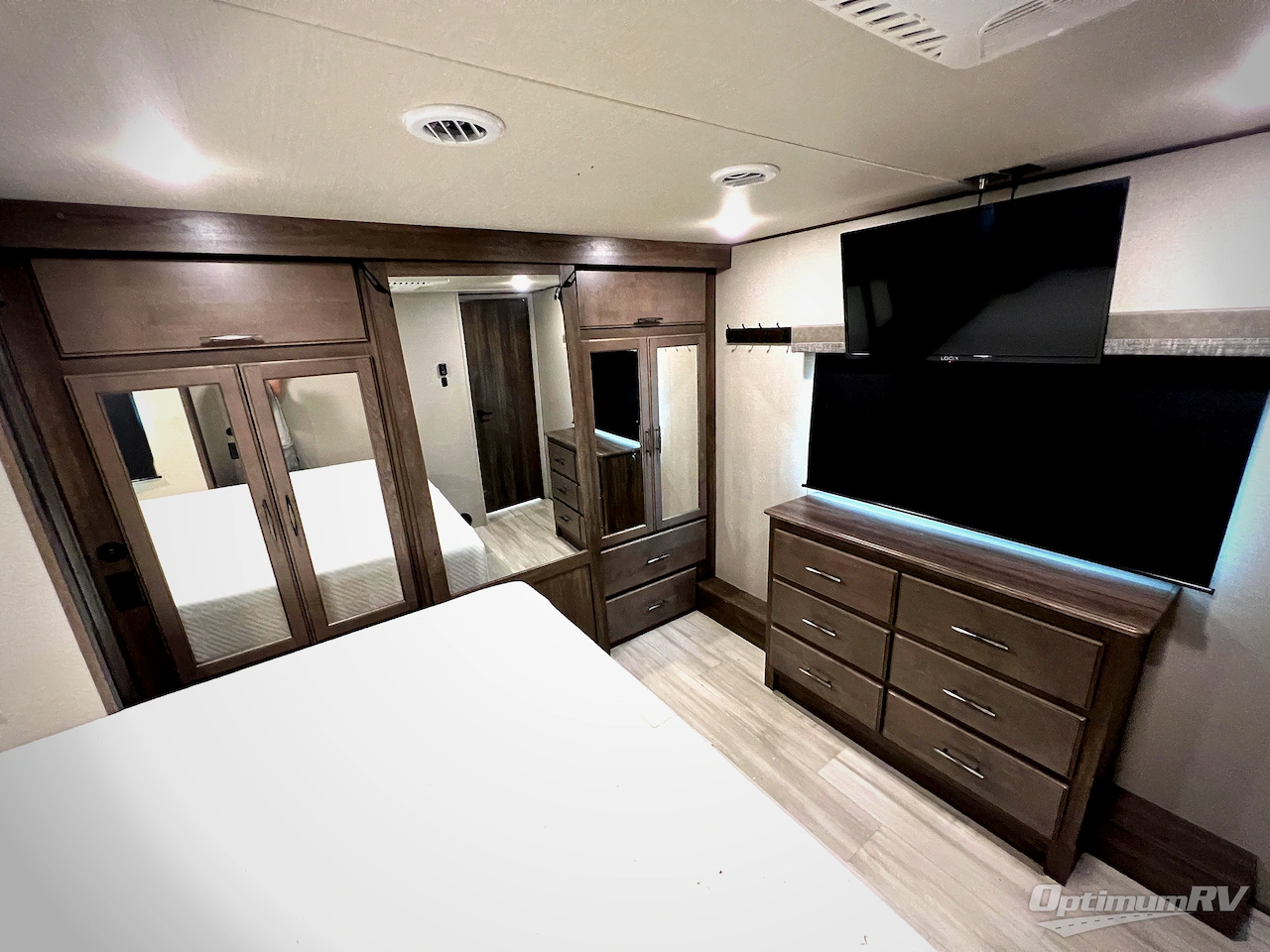 2022 Grand Design Solitude S-Class 3950BH Photo 53