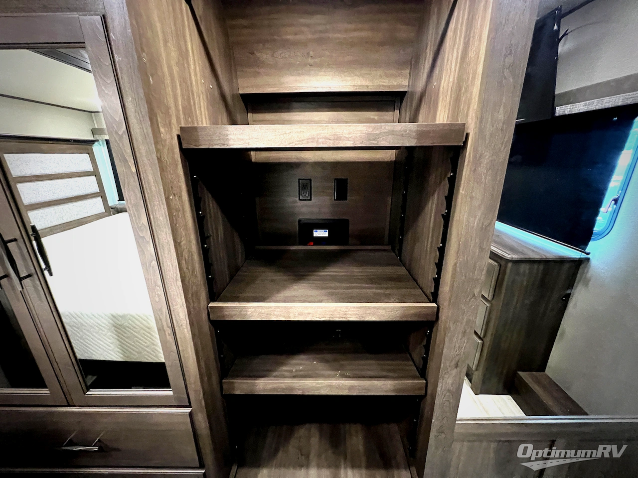 2022 Grand Design Solitude S-Class 3950BH Photo 56