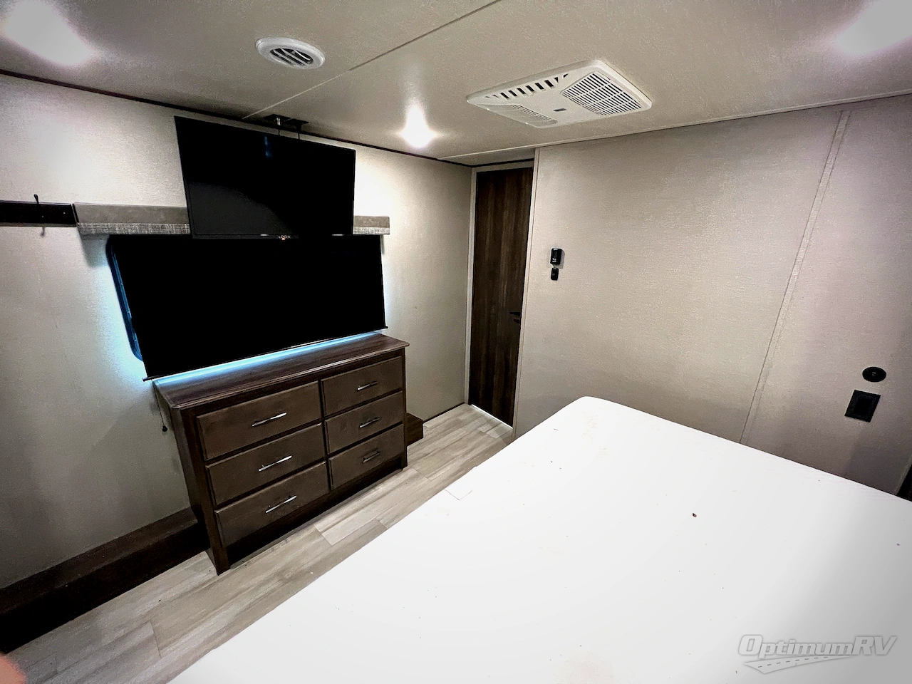 2022 Grand Design Solitude S-Class 3950BH Photo 58