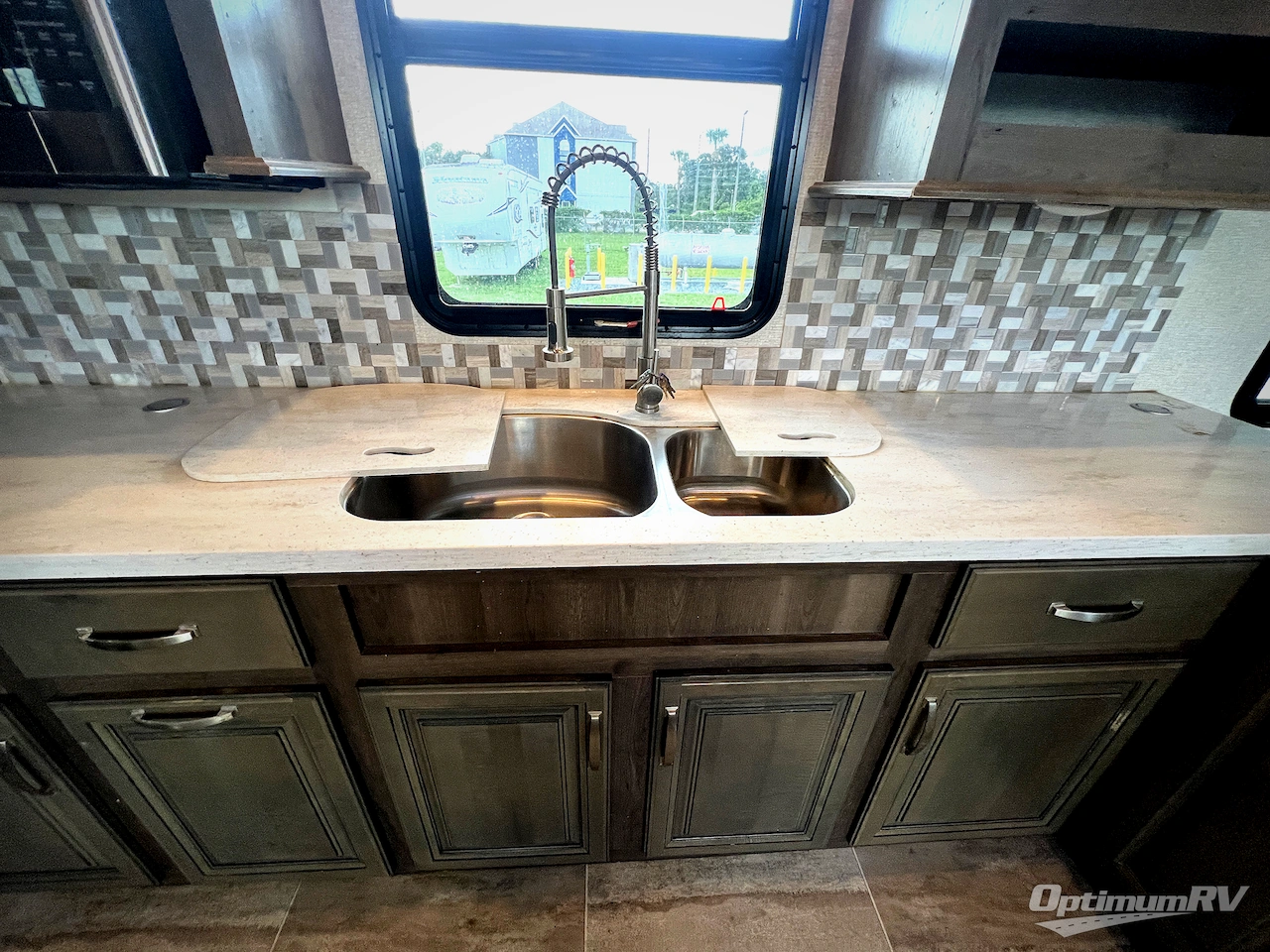 2018 Keystone Montana 3700LK Photo 10