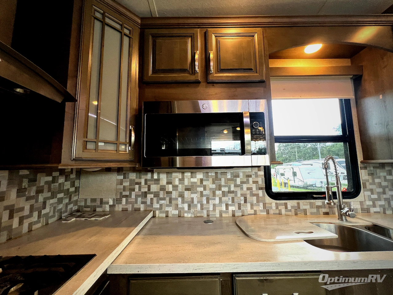 2018 Keystone Montana 3700LK Photo 11