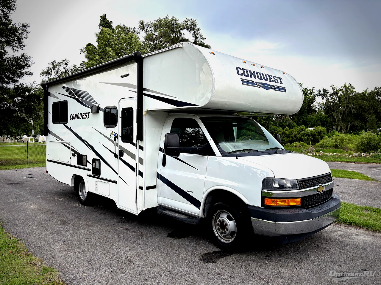 2021 Gulf Stream Conquest Class C 6237LE Photo 1