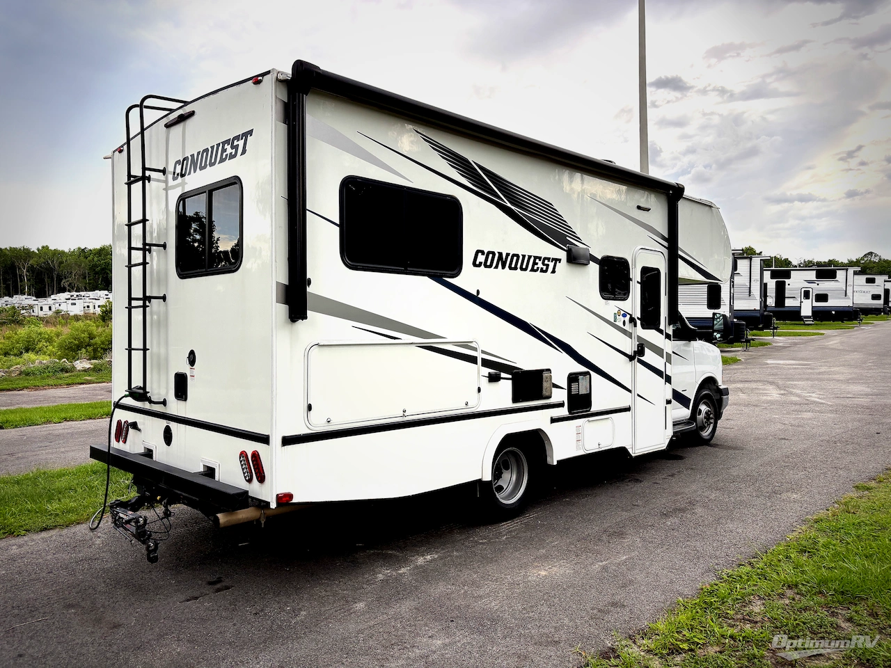 2021 Gulf Stream Conquest Class C 6237LE Photo 2
