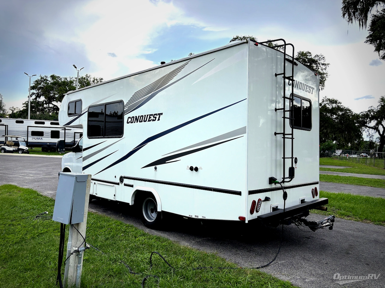 2021 Gulf Stream Conquest Class C 6237LE Photo 3