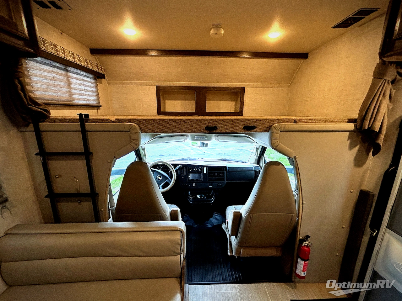2021 Gulf Stream Conquest Class C 6237LE Photo 10