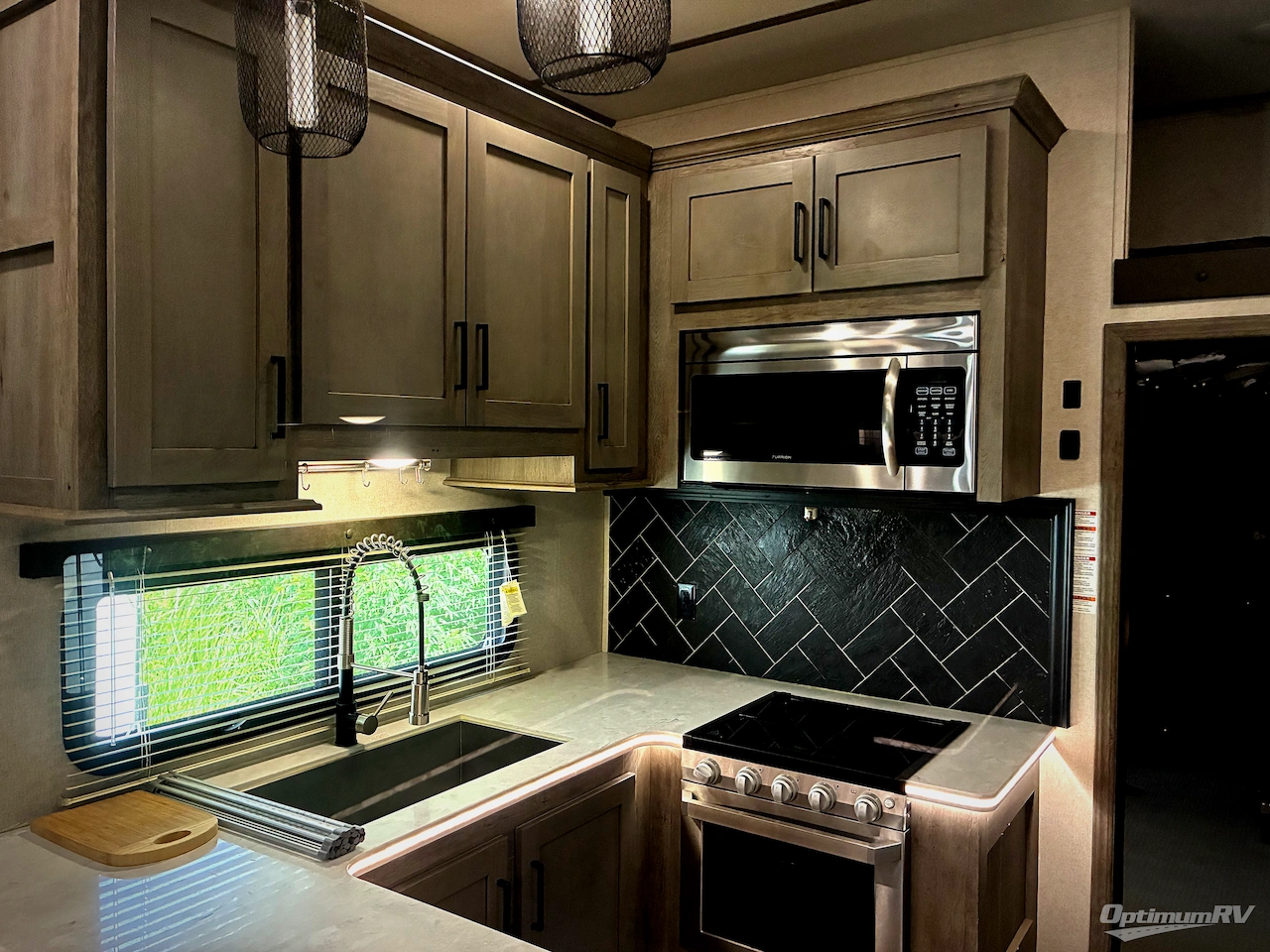 2020 Keystone Raptor 423 Photo 16