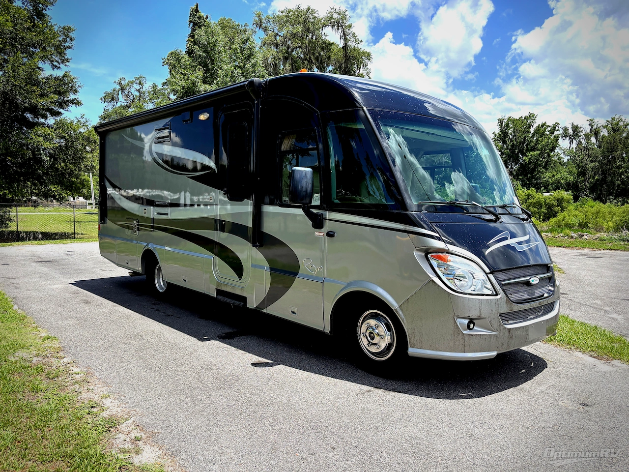2010 Itasca Reyo 25R Photo 1