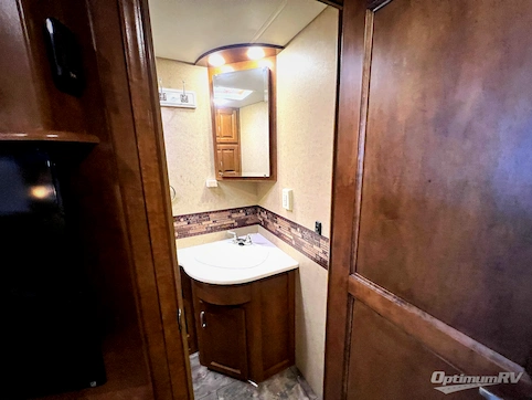 2015 Thor Challenger 37LX RV Photo 3