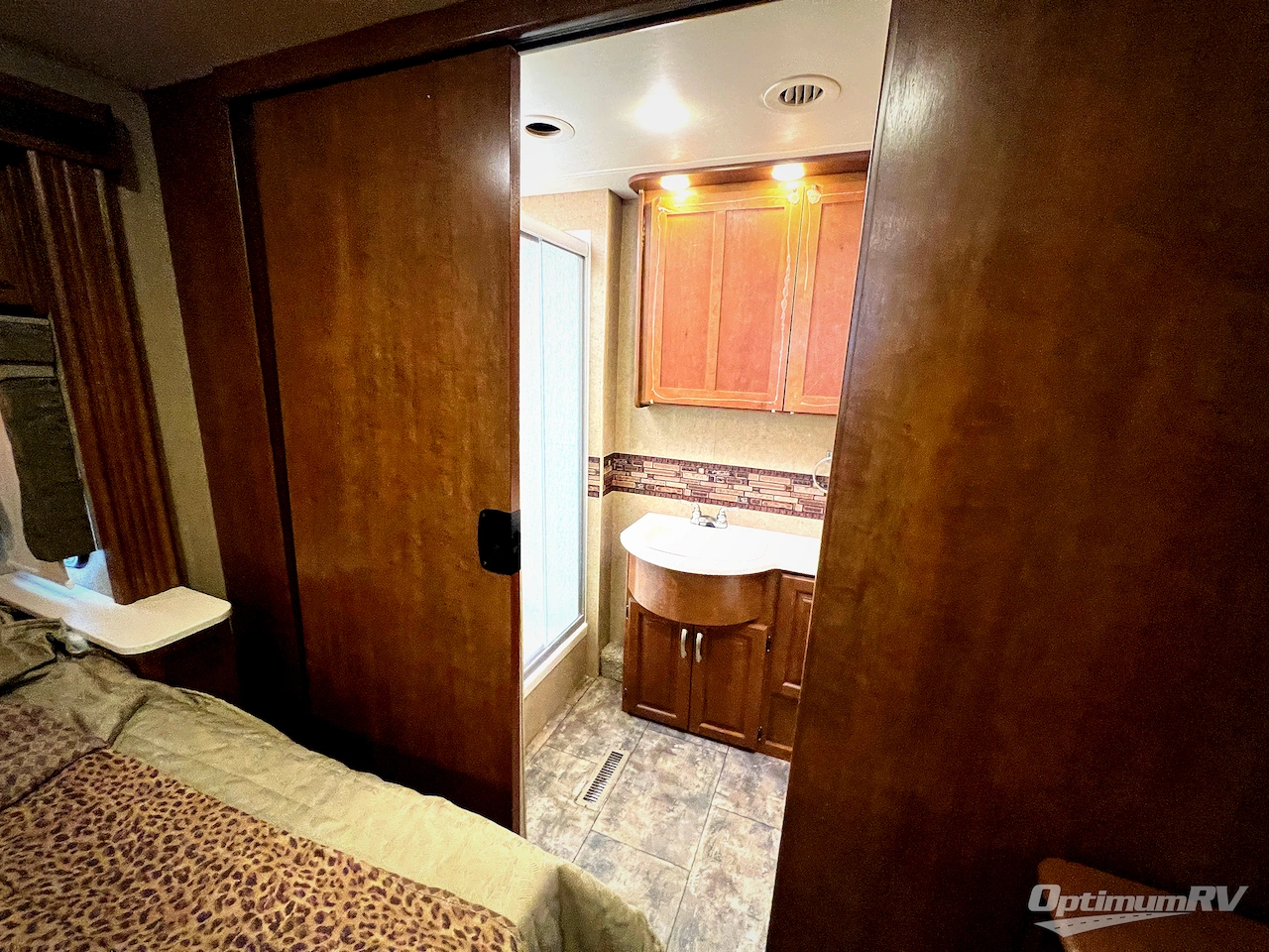 2015 Thor Challenger 37LX Photo 33
