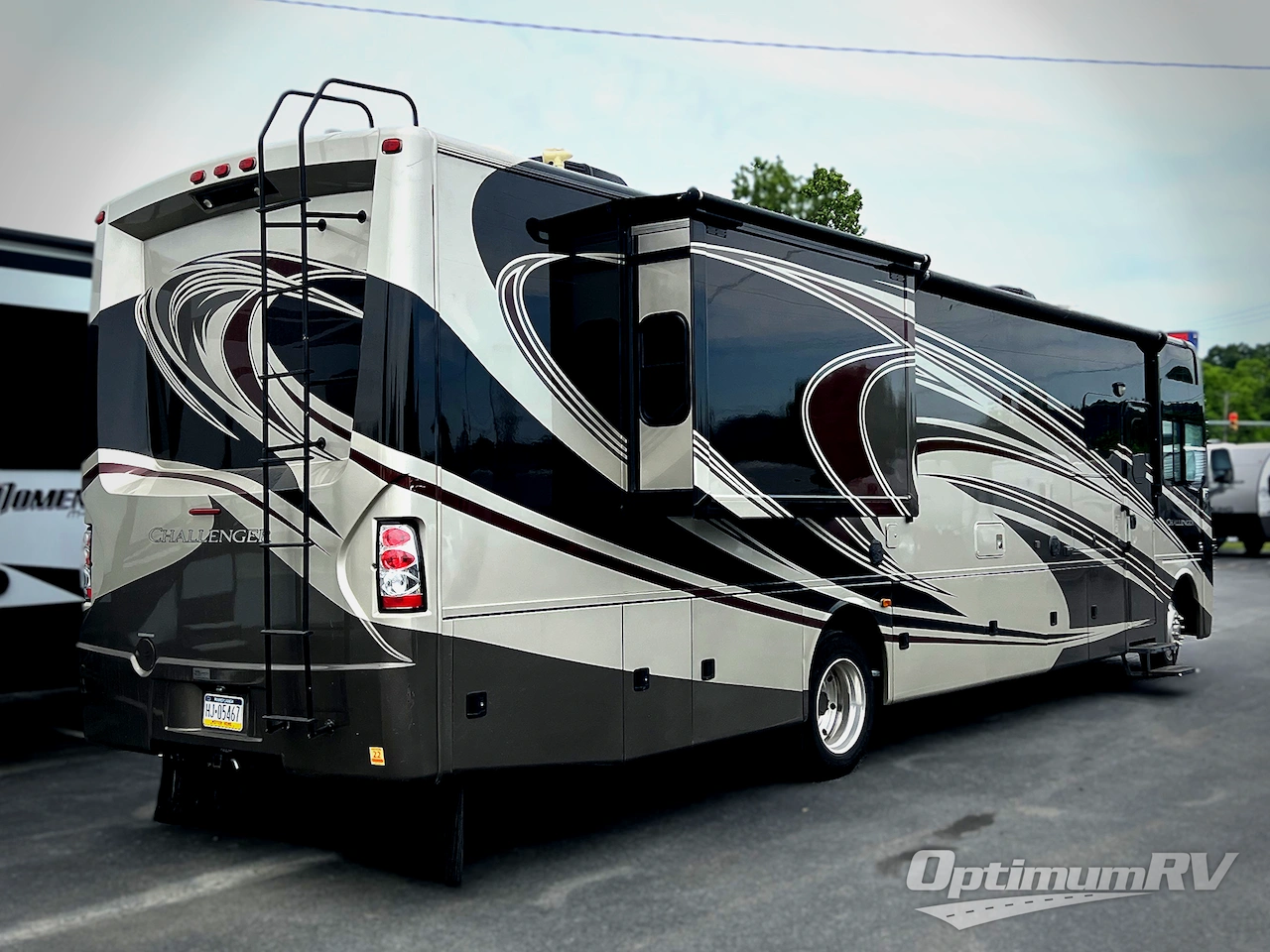 2015 Thor Challenger 37LX Photo 2