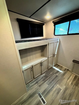 2023 Keystone Sprinter Limited 3900DBL RV Photo 4