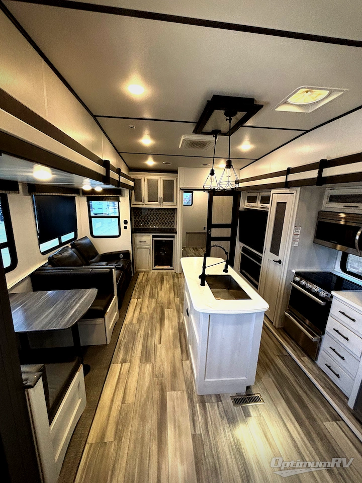 2023 Keystone Sprinter Limited 3900DBL Photo 6