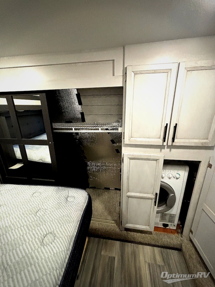 2023 Keystone Sprinter Limited 3900DBL Photo 10
