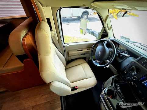 2019 Winnebago Spirit 31G RV Photo 2