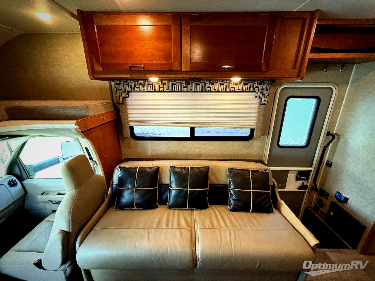 2019 Winnebago Spirit 31G Photo 12