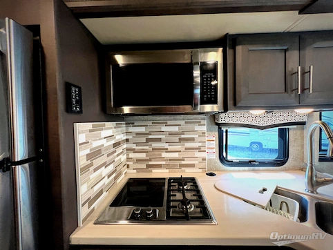2021 Thor Omni XG32 RV Photo 3