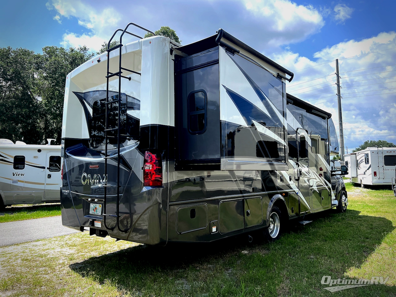 2021 Thor Omni XG32 Photo 3