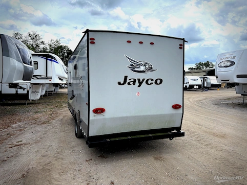 2021 Jayco Jay Flight SLX 7 195RB RV Photo 2