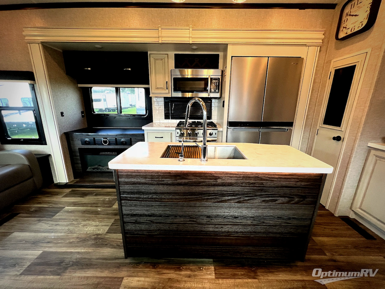 2022 Jayco North Point 310RLTS Photo 10