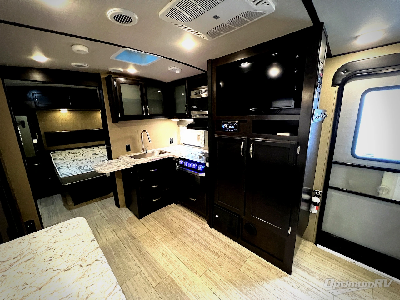 2019 Grand Design Imagine 2150RB Photo 8