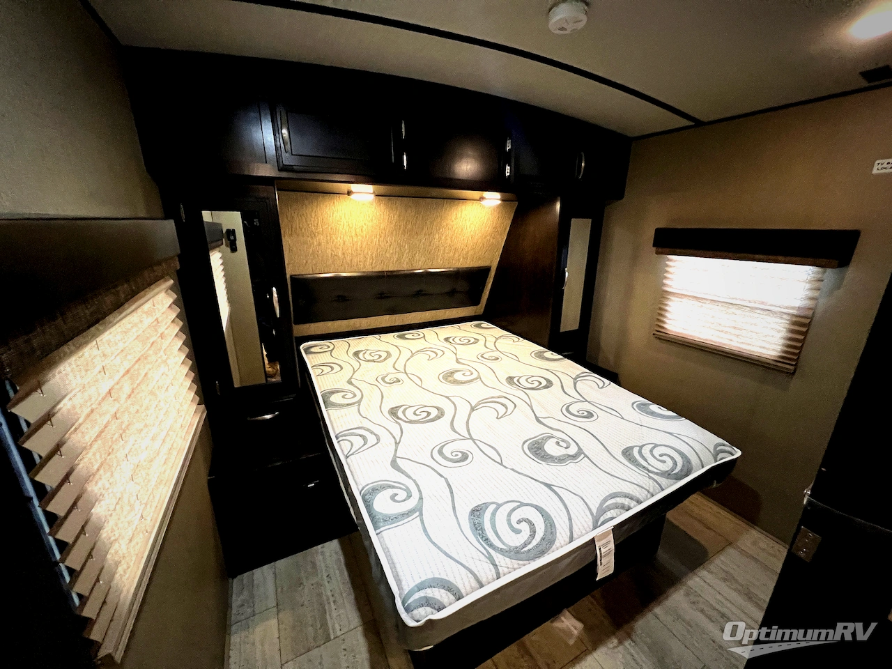 2019 Grand Design Imagine 2150RB Photo 16
