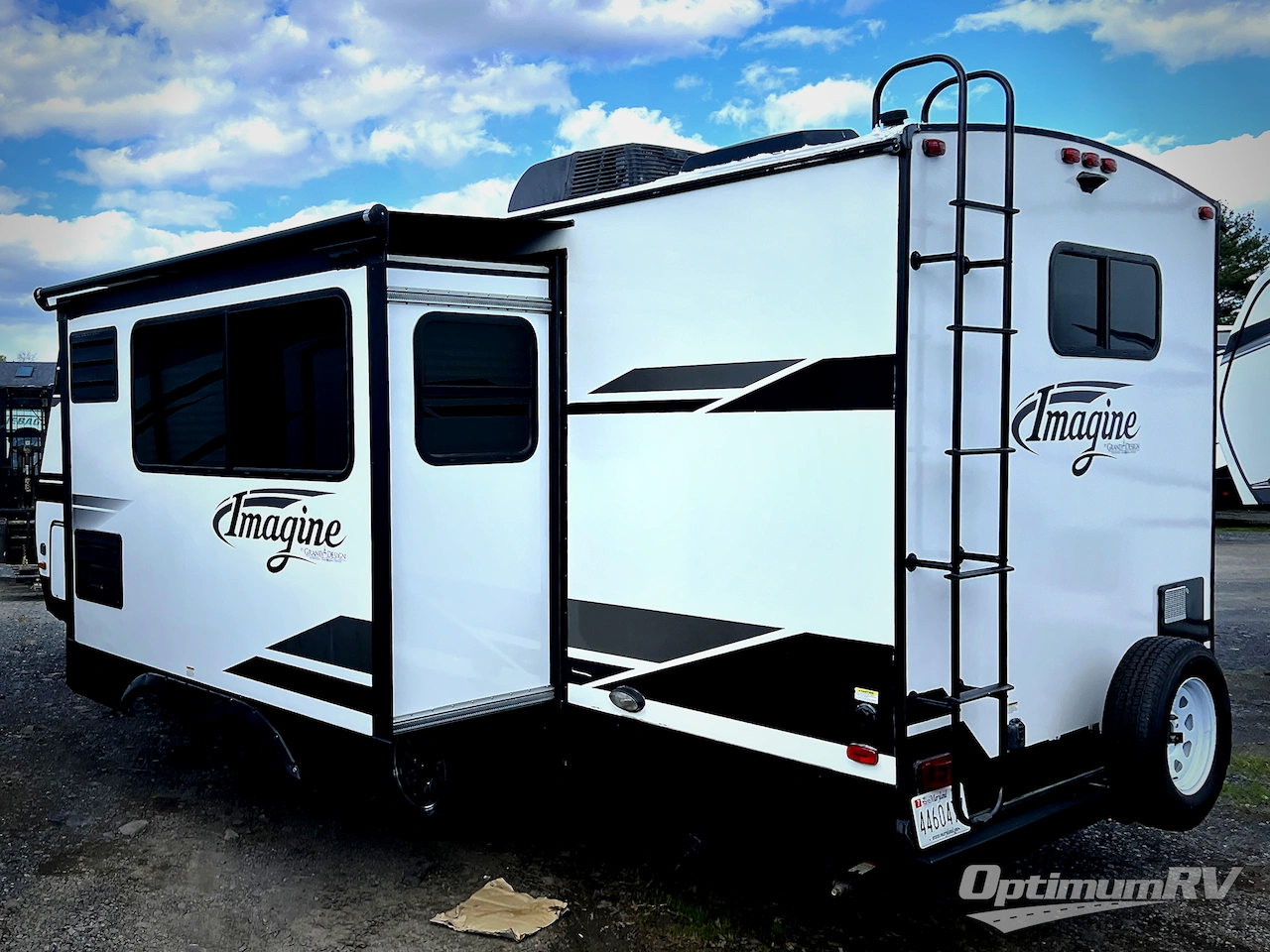 2019 Grand Design Imagine 2150RB Photo 3