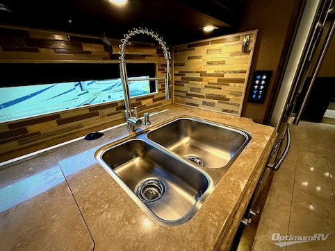 2019 Tiffin Phaeton 37 BH RV Photo 3